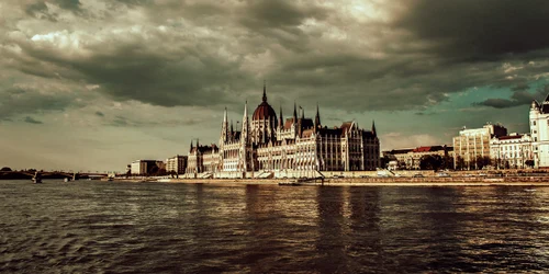 Parlamentul Ungariei Budapesta shutterstock 286590863 jpg
