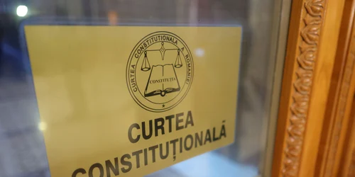 Marian Enache face declarații de presă la sediul Curții Constituționale a României, în București. FOTO Inquam Photos / Octav Ganea